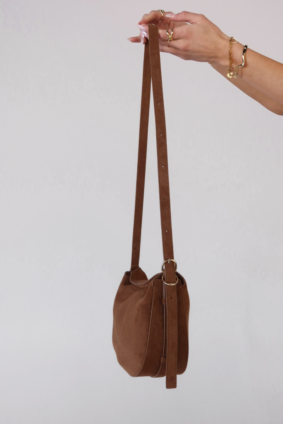 BILLINI : Collins Suede Cross Body Bag In Cocoa