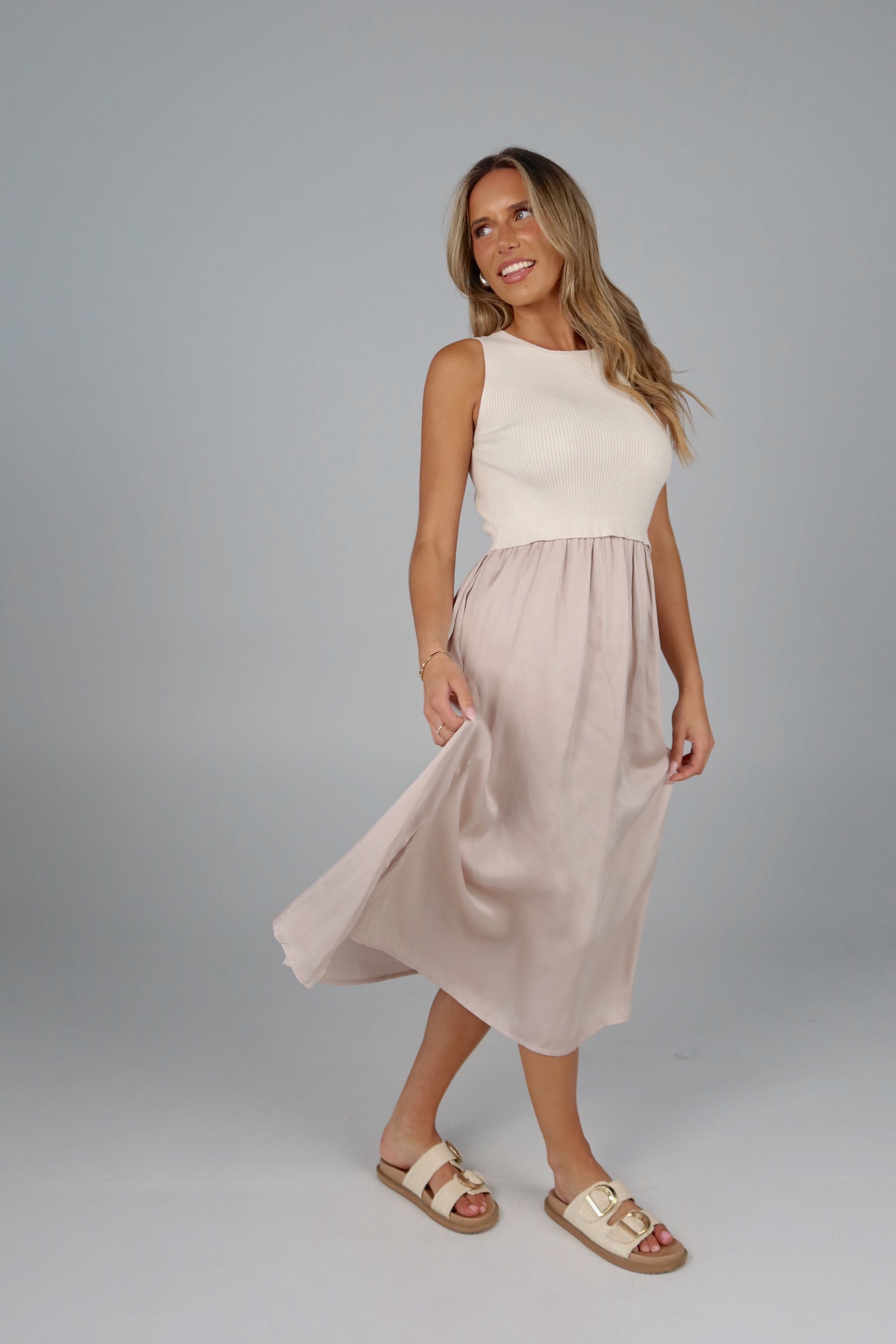 sidney midi dress Sidney Contrast Midi Dress – Madida Clothing