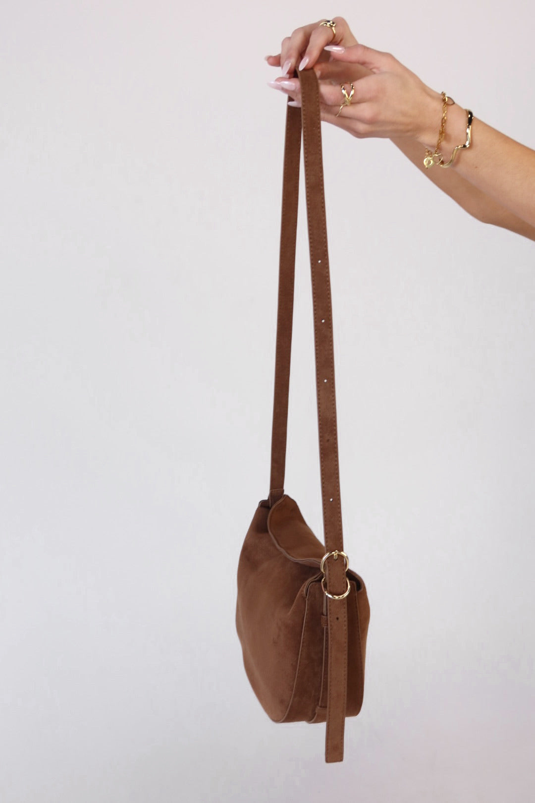 BILLINI : Collins Suede Cross Body Bag In Cocoa