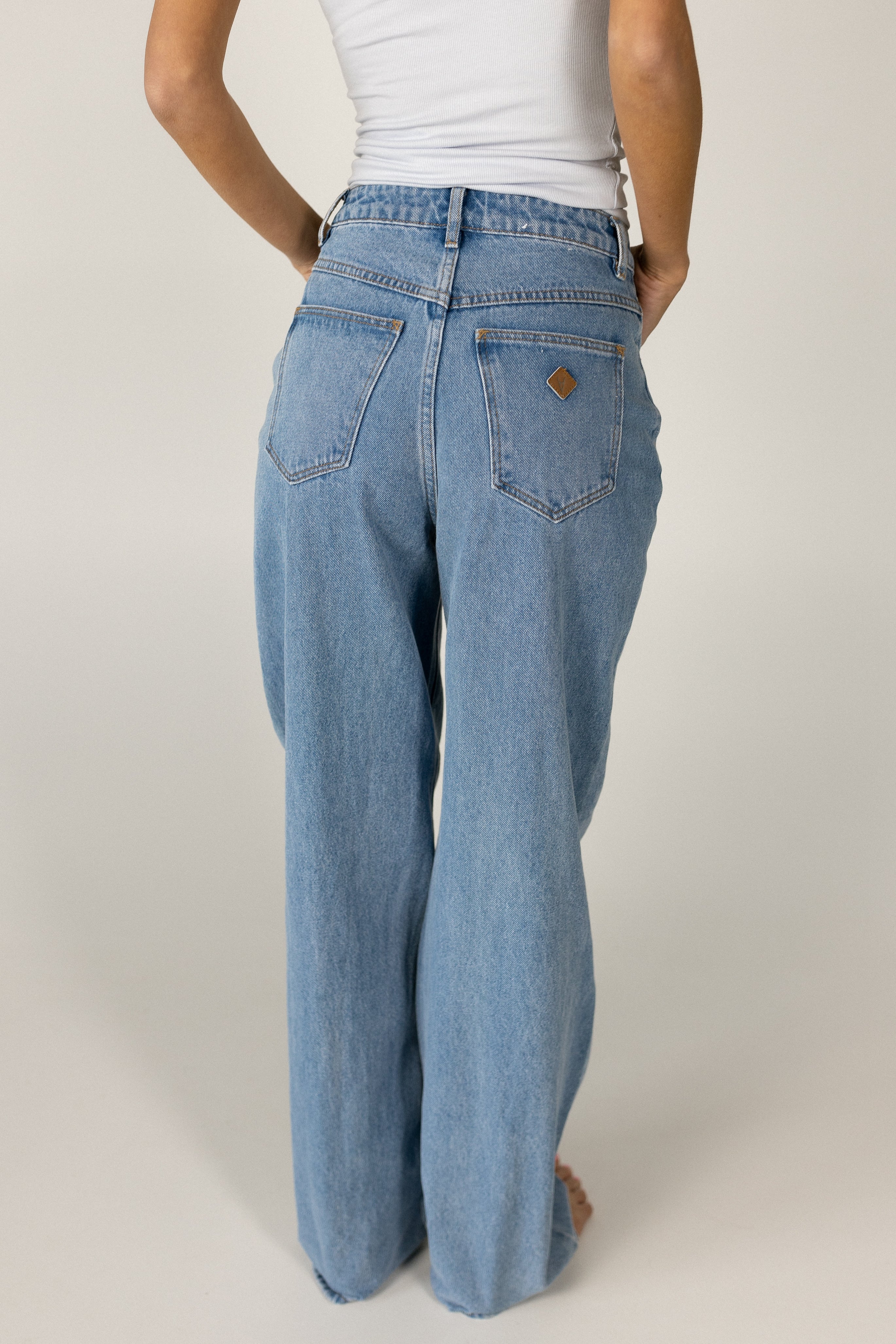 ABRAND : Carrie Jean Fernanda