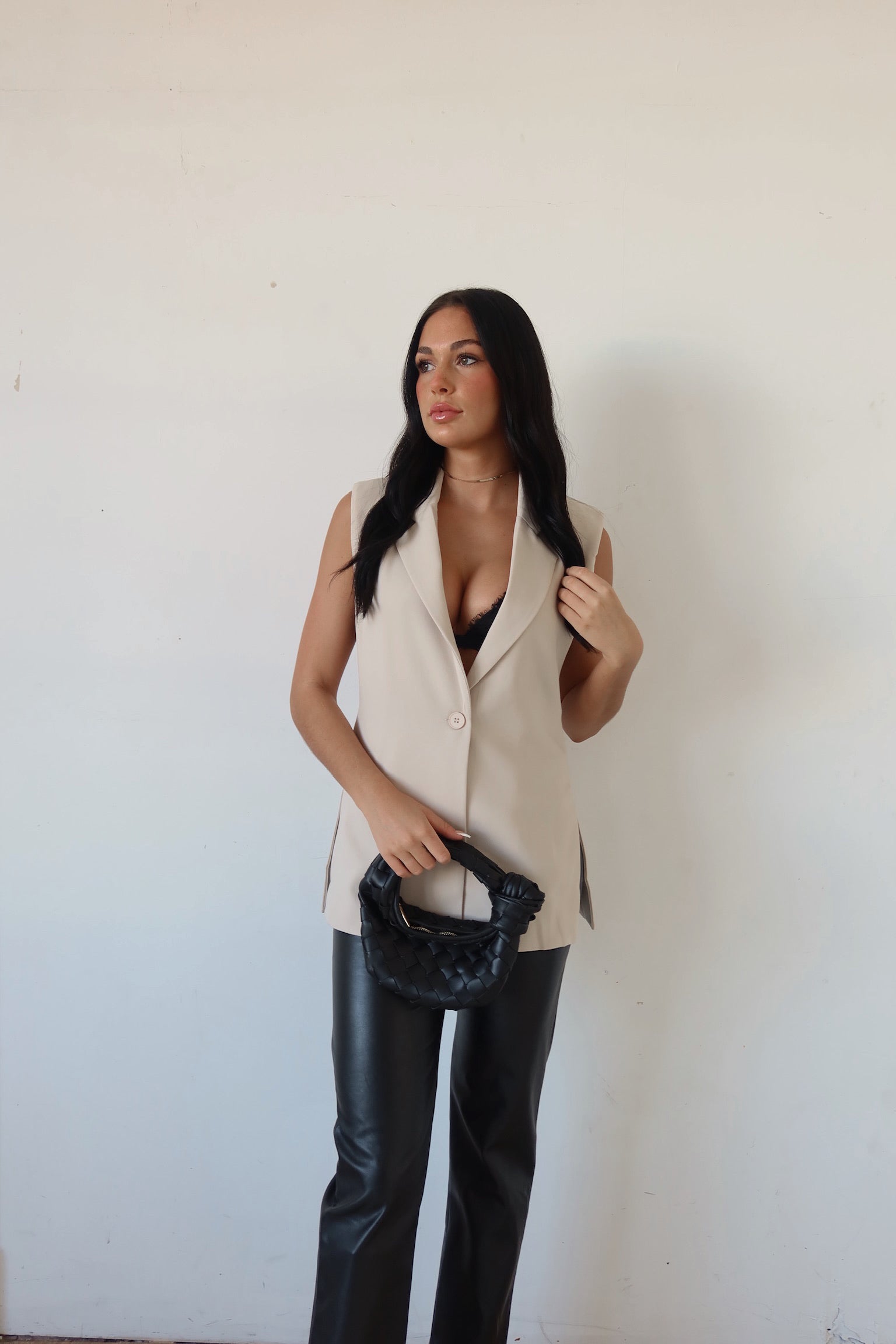 Maren Sleeveless Blazer In Beige