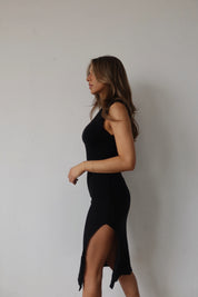 Mia Sleeveless Midi Dress In Black