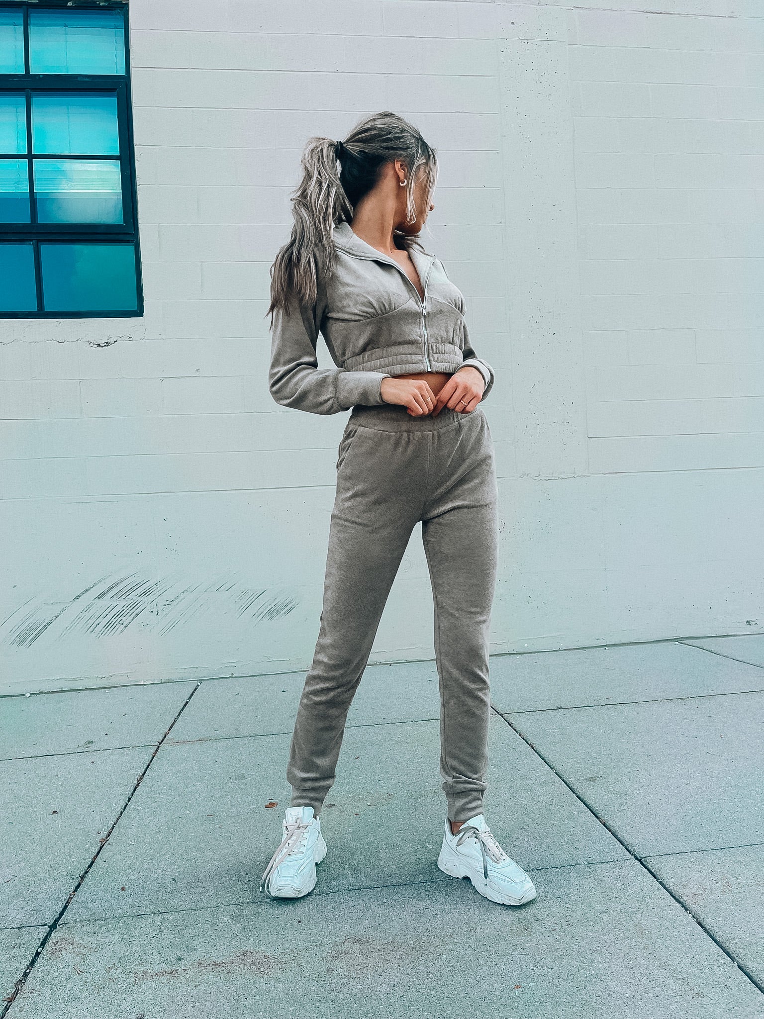 SALE : Alex Lounge Set