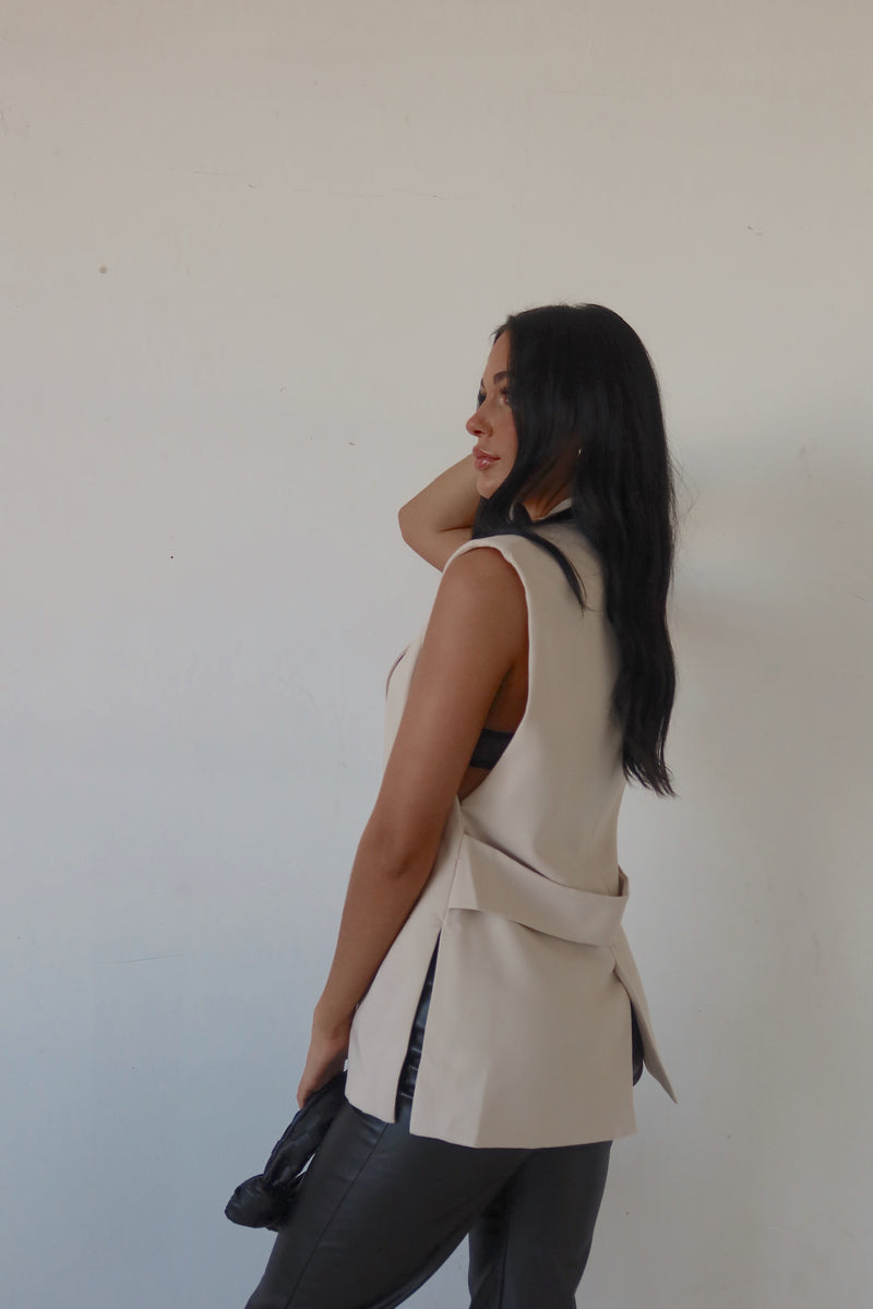 Maren Sleeveless Blazer In Beige