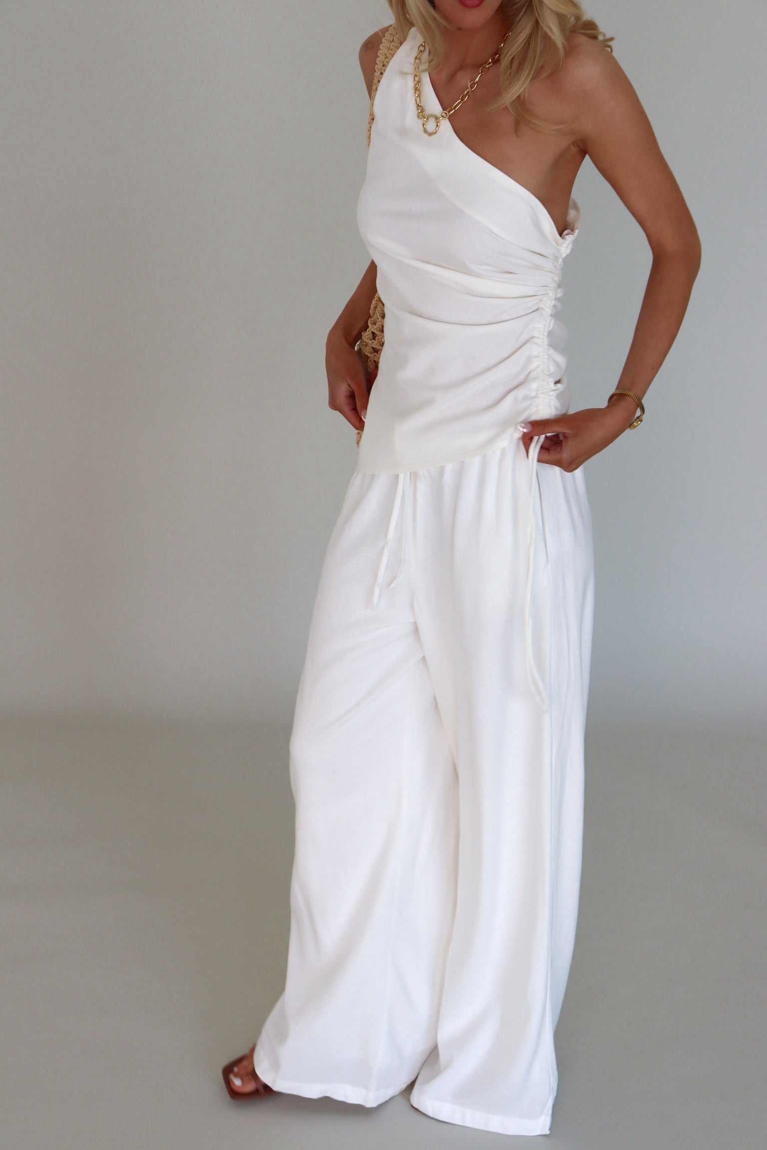 Inez Linen One Shoulder Top in Ivory
