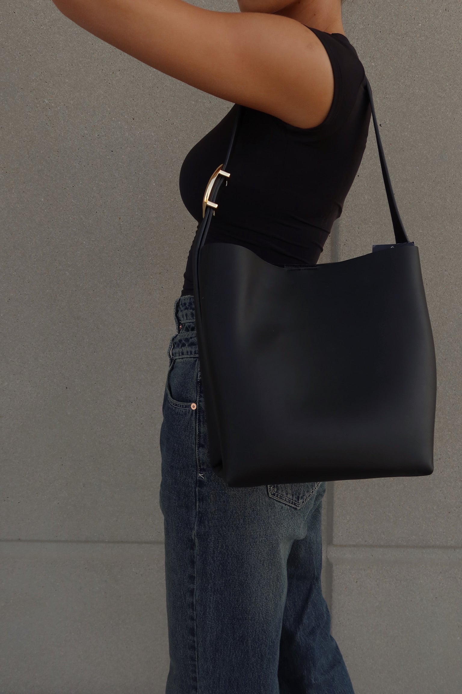 BILLINI : Francesca Shoulder Bag In Black