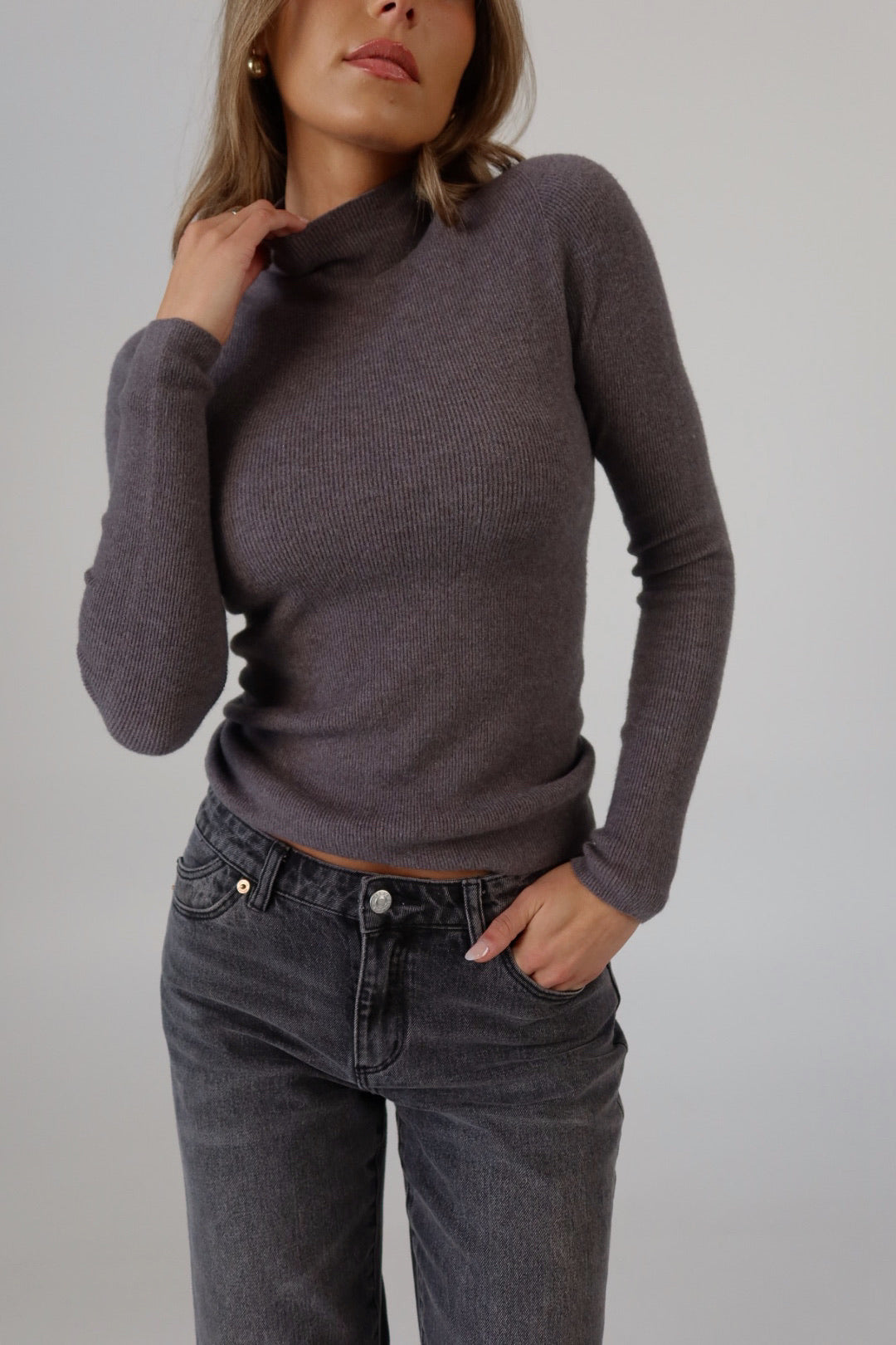 Classic Ribbed Turtleneck Sweater in Grey