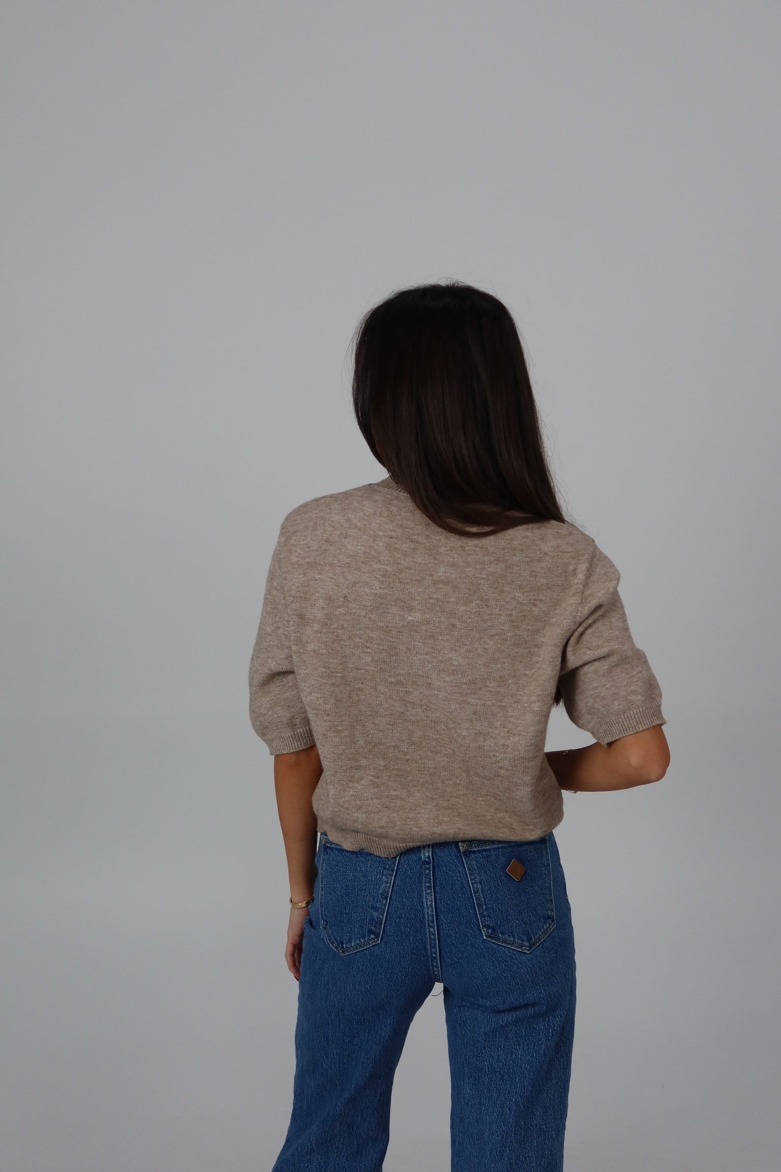 Sela Short-Sleeve Sweater Top in Mocha