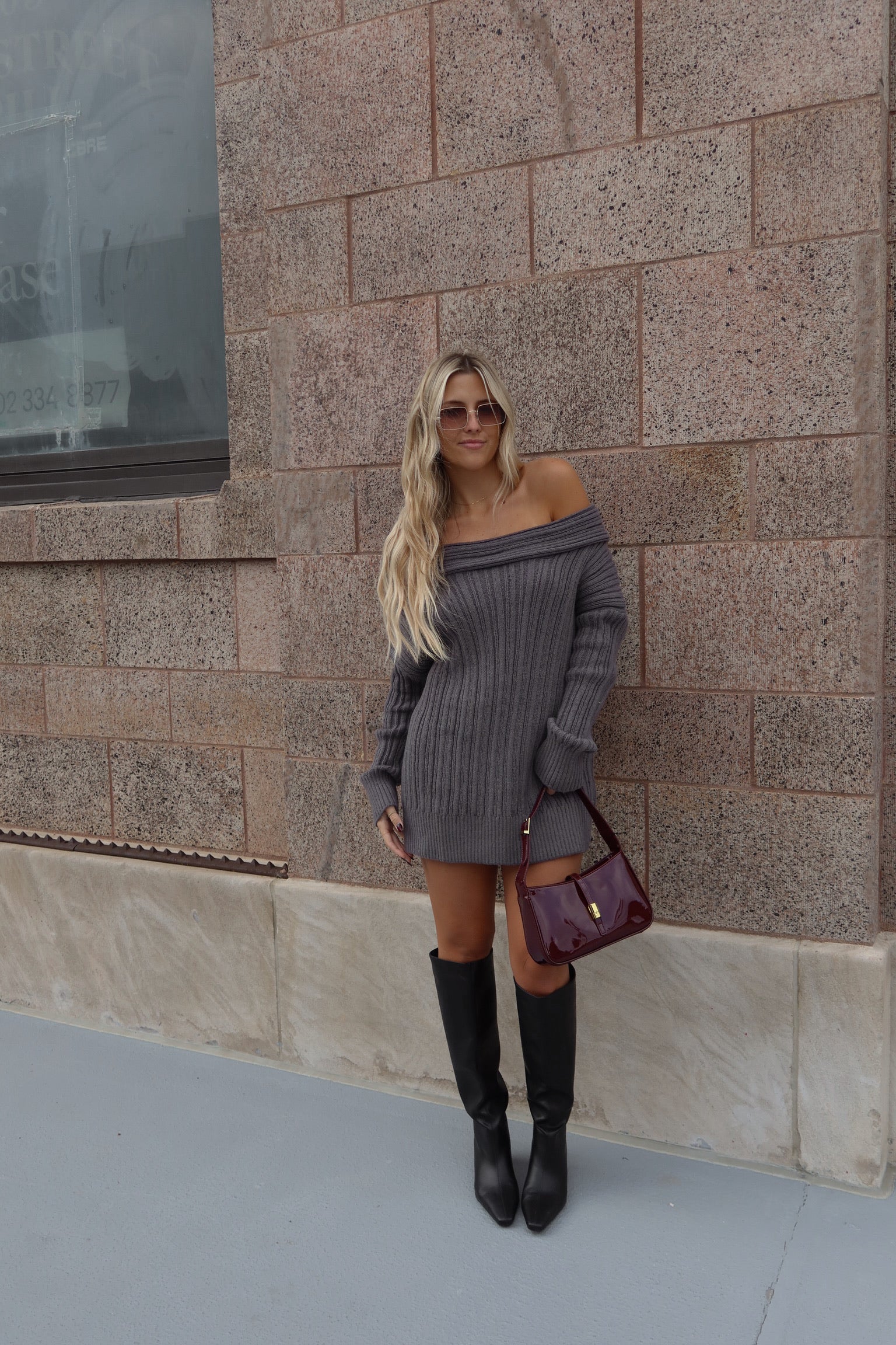 Luna Off-Shoulder Chunky Knit Sweater In Charcoal