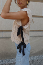 Scallop Bow Detailing Cable Knit Vest