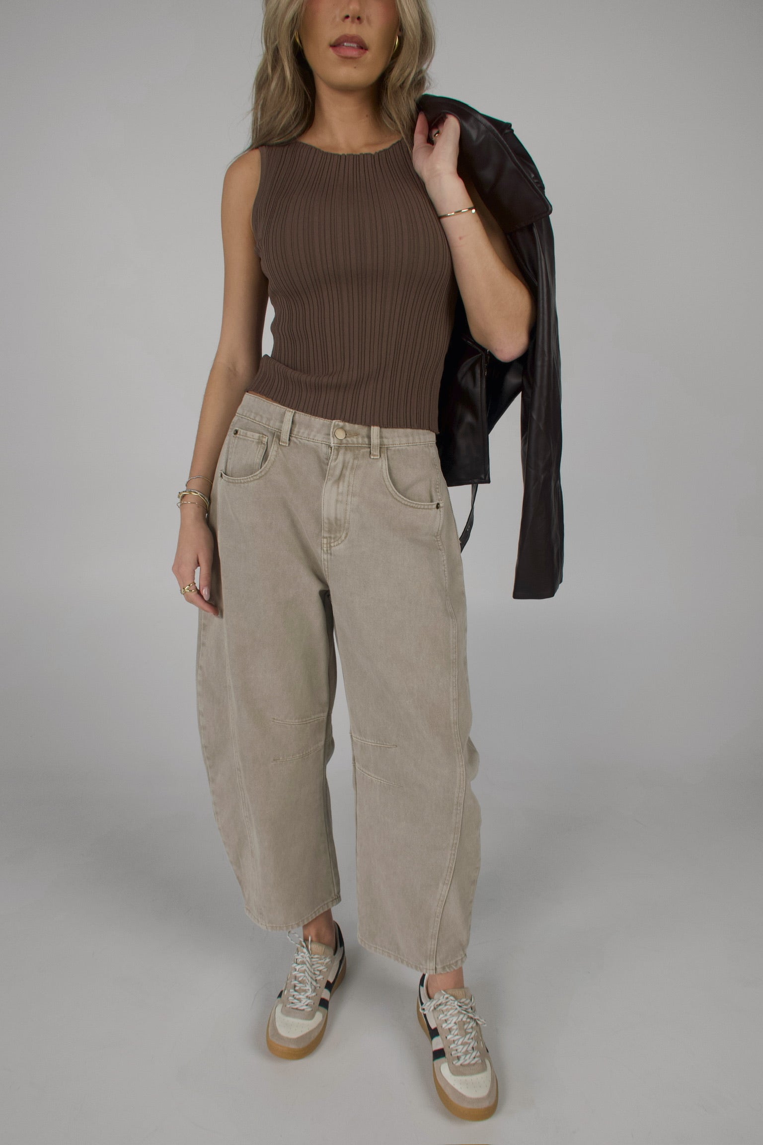 Willow Barrel Jeans In Stone