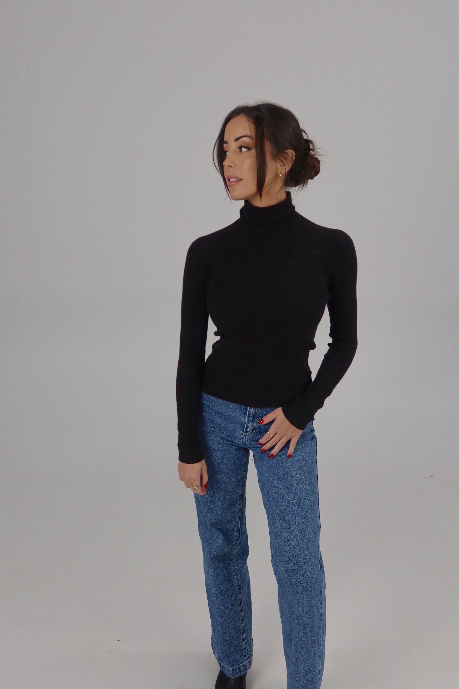 Classic Ribbed Turtleneck Sweater in Black