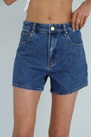 ABRAND : Venice Short Bella In Mid Blue