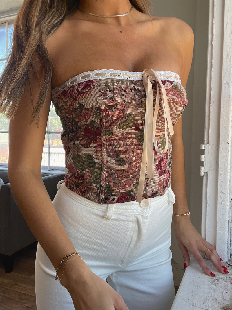 Brandy Melville - one-size floral lace tank on Designer Wardrobe