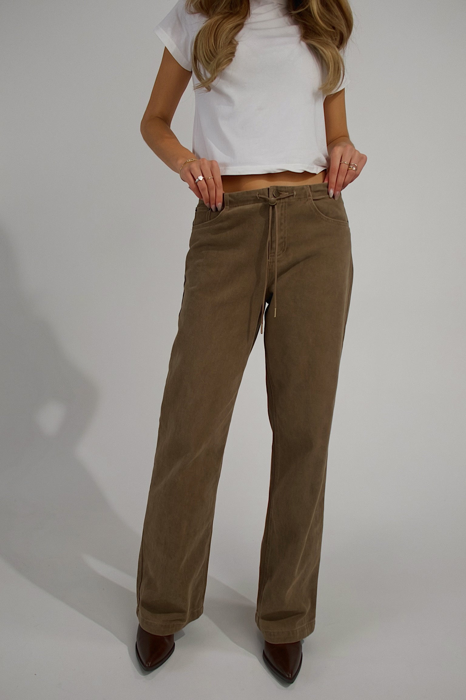 Nia Drawstring Jean In Brown