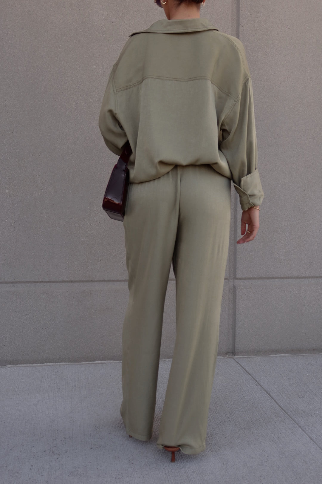 Relaxed Fit Elastic Waist Pants