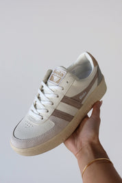 GOLA : Grandslam Trident Sneaker In White/Grey/Oat