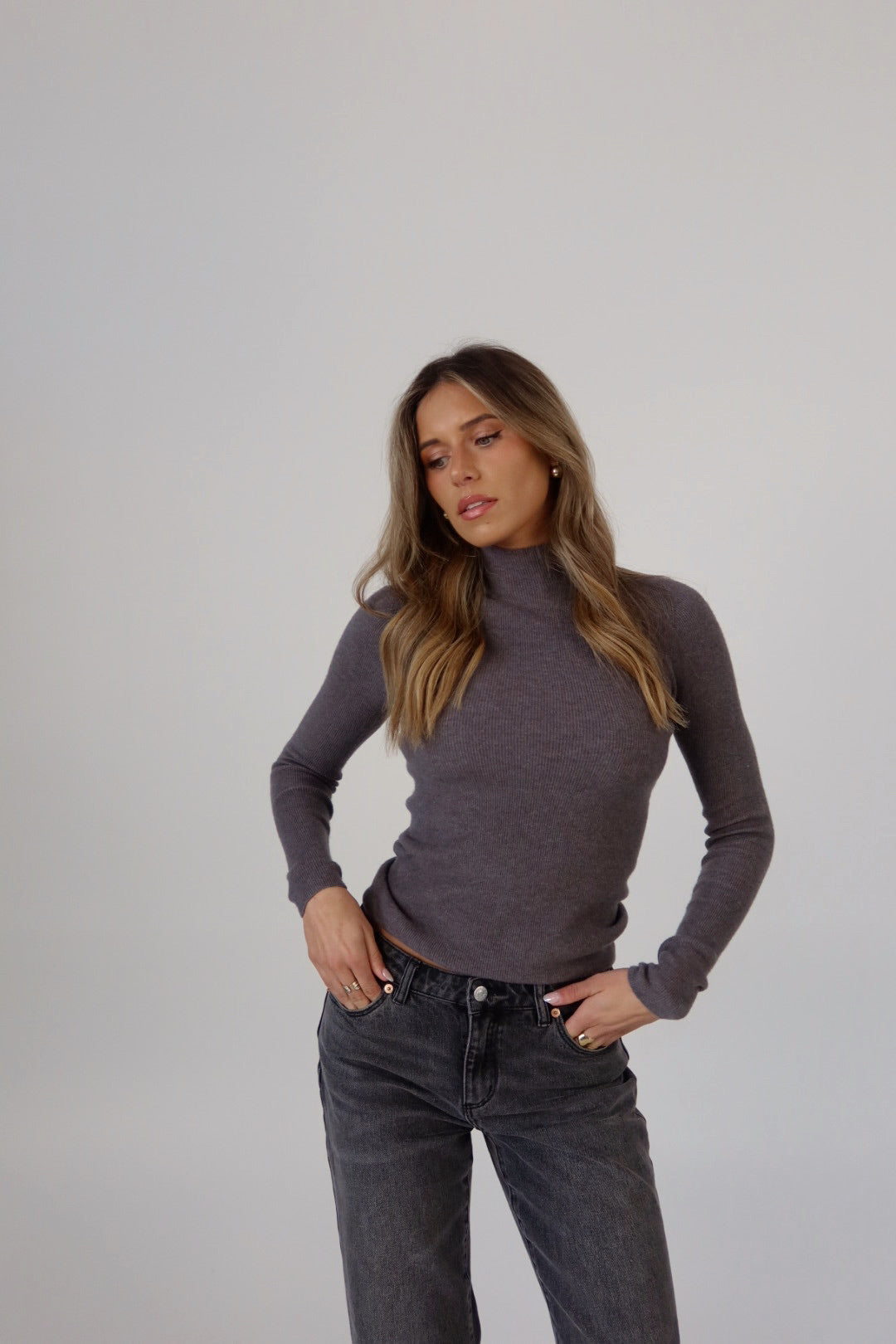 Classic Ribbed Turtleneck Sweater in Grey