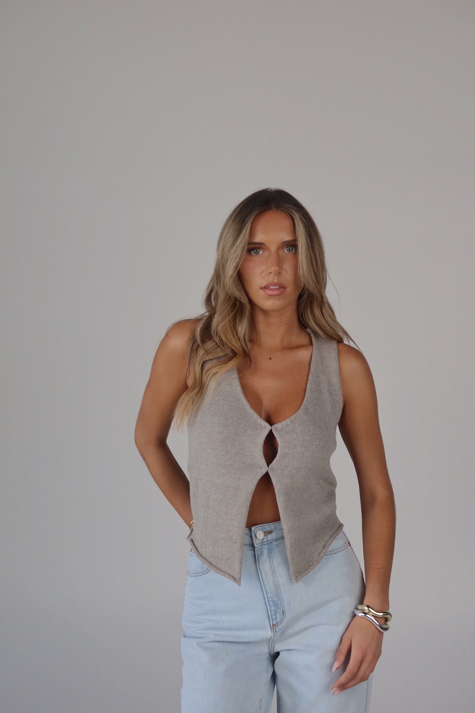 Colbie Knit Split Front Top in Grey