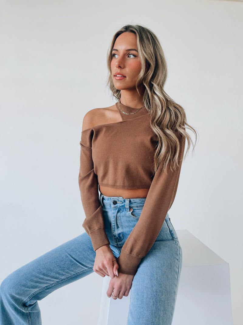 Trystan Cropped Sweater In Brown