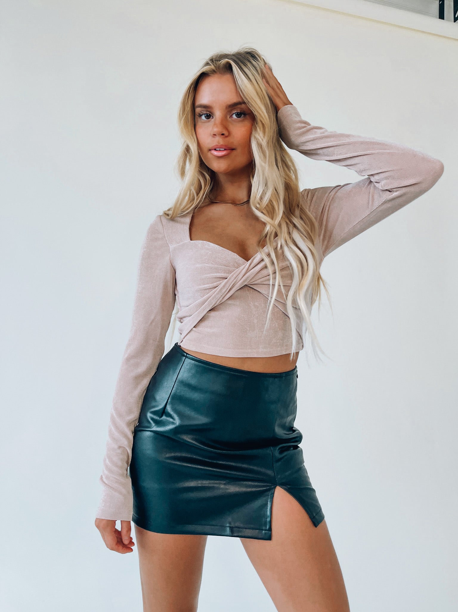 SALE :Chantelle Long Sleeve Crop In Taupe