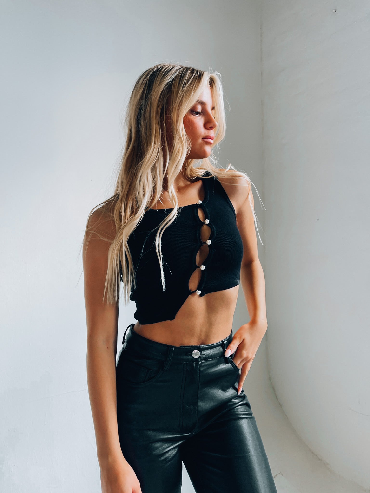 SALE :Cassie Asymmetrical Crop Top In Black